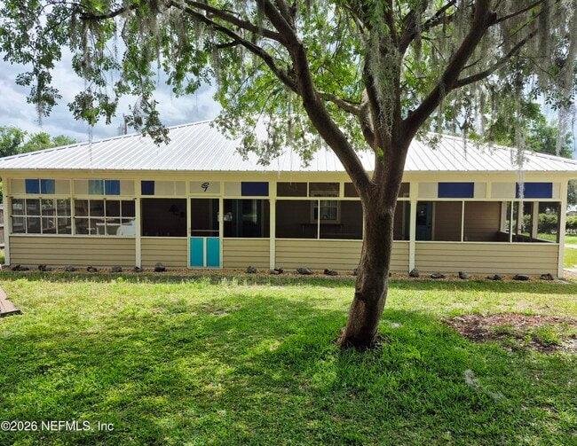 Photo - 711 N Park St