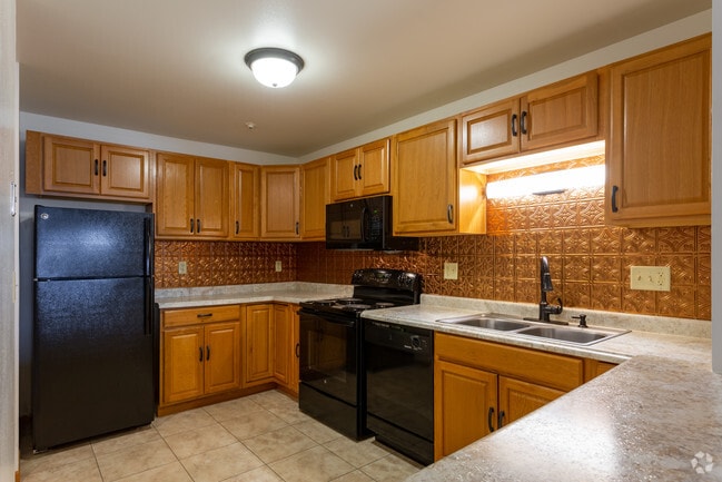 1BR, 1.5BA + Den - C - Bayside Village Apartments