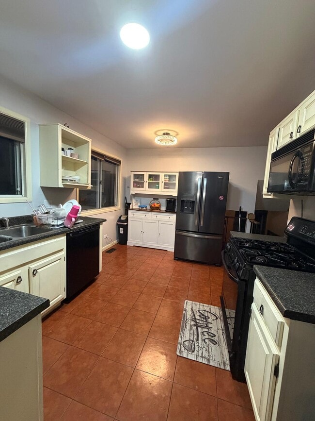 Photo - 800 W Beechtree Ln