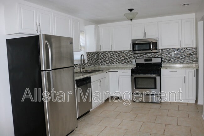 Photo - 958 Quentin Rd