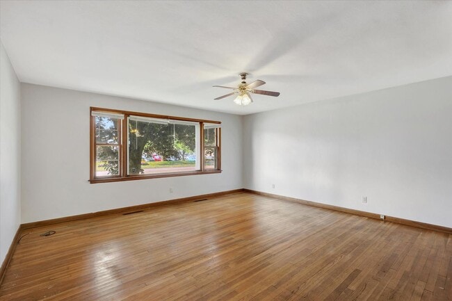 Photo - 2 BED / 1 BATH HOUSE IN CENTRAL CHAMPAIGN ...