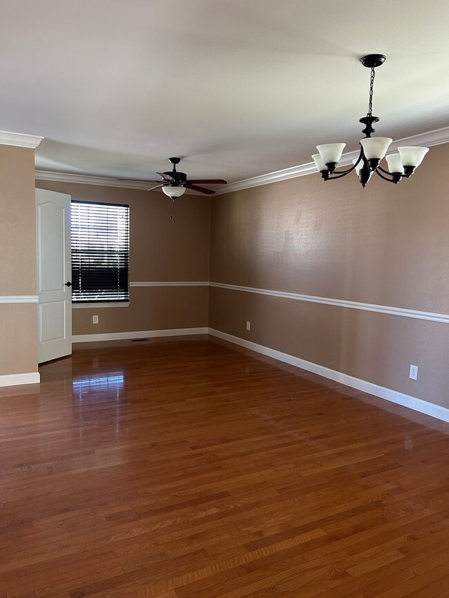 Photo - 1105 Lear Ln