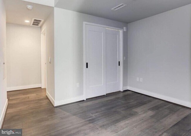 Photo - 1300 4th St SE Unit 902