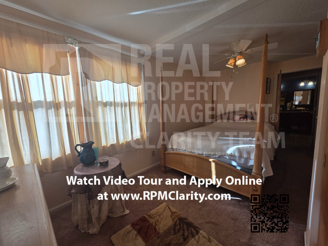 Photo - Available Now!!! 2 Bed/1 Bath Cottage on t...