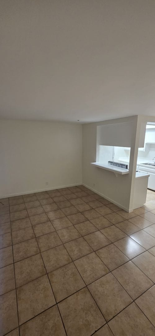 Building Photo - Menlo Unit 2 Rental