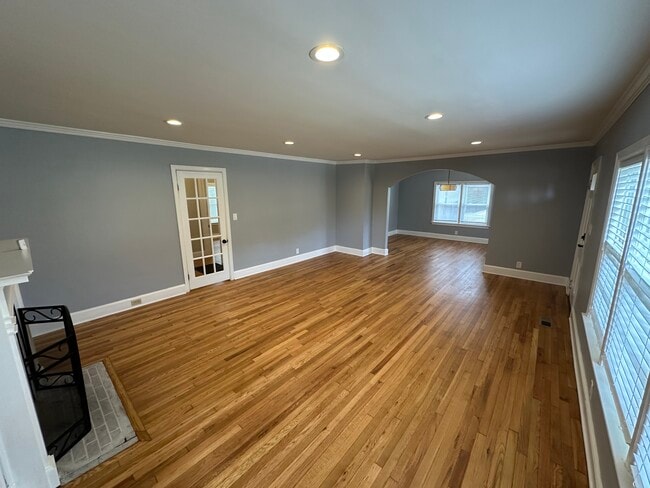 Photo - 958 Winburn Dr