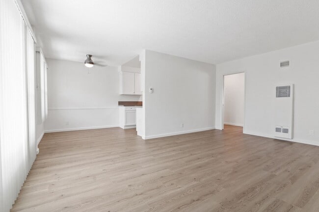 Photo - 927 3rd St Unit 6