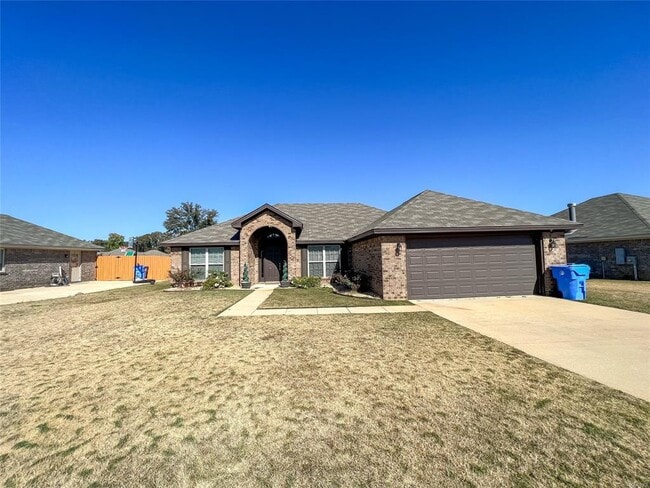 Building Photo - 583 Sunset Dr