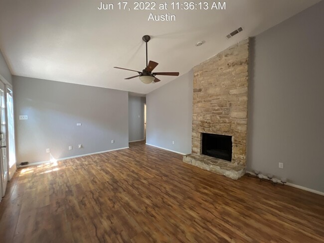 Photo - 2811 Crownspoint Dr