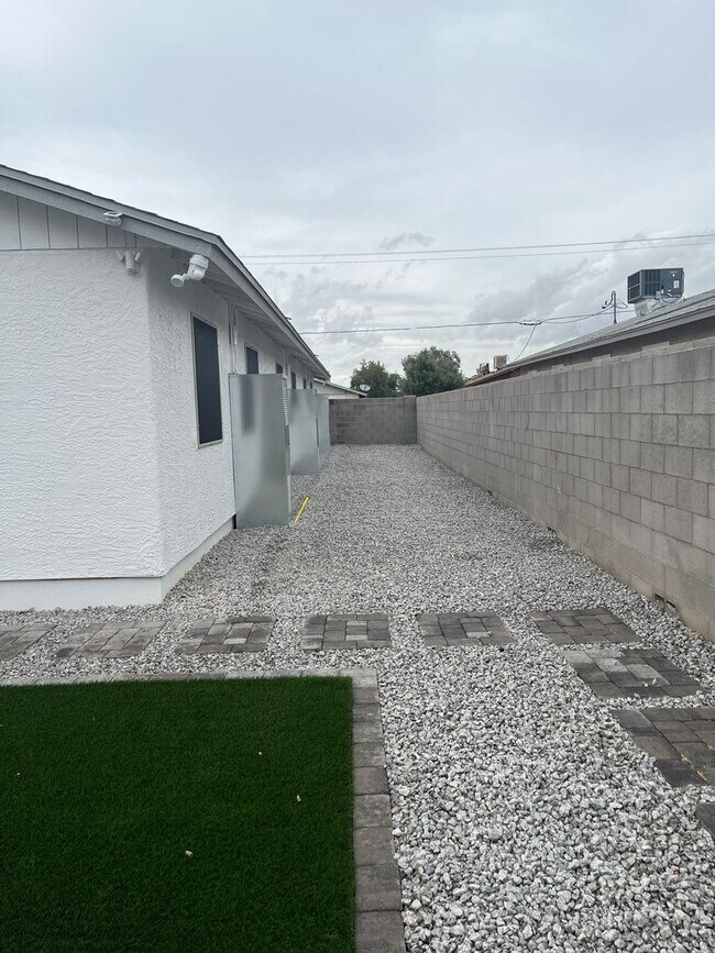 Photo - 2912 E Roeser Rd Unit 2912 E Roeser Rd. #2