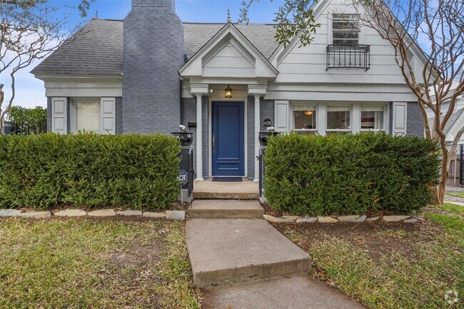 Building Photo - Single Family Home in Arlington Heights