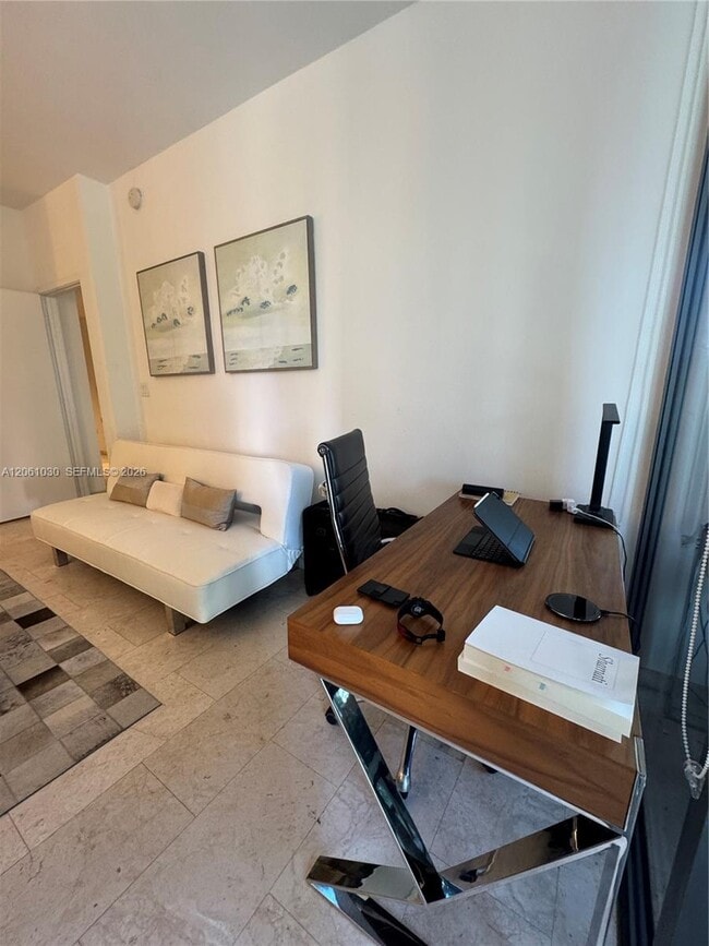 Photo - 88 SW 7th St Unidad 805