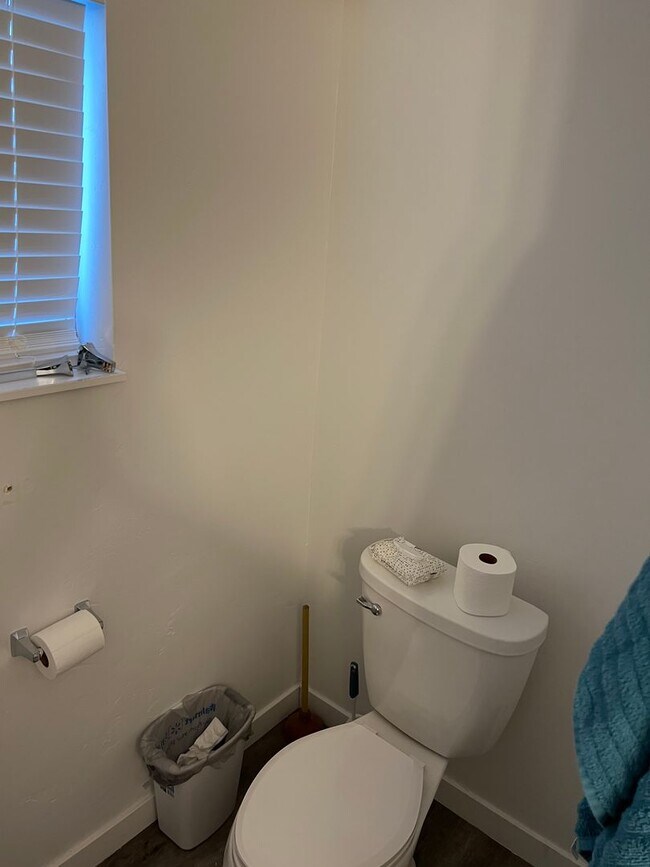 Photo - 2 Bedroom Apartment -2023 remodel New paint, flooring, and granite countertops Unit 1434