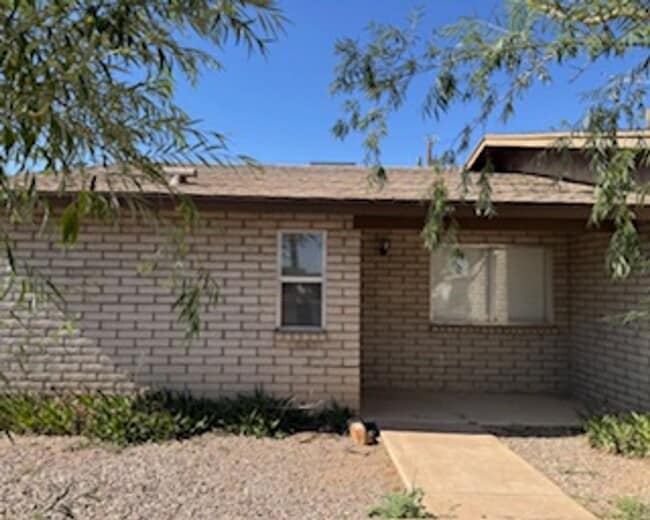 Building Photo - 2115 Hohokam Dr Unit C