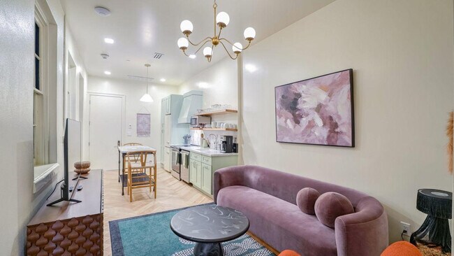 Building Photo - 604 Baronne St Rental