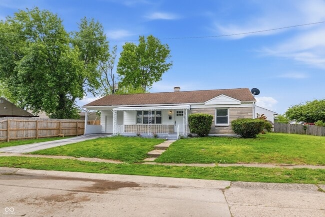 Photo - 1441 W Lynn Dr