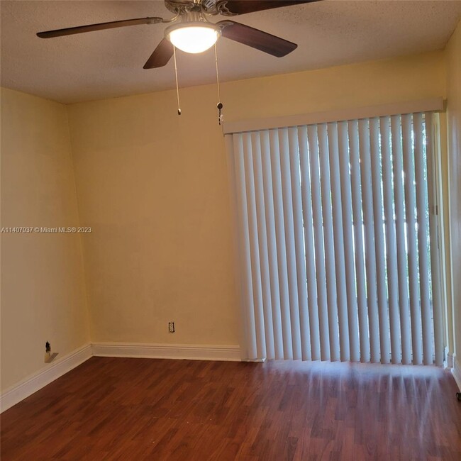 Building Photo - 5628 Rock Island Rd Unit 189 Rental