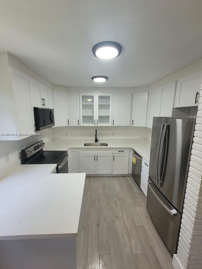 Photo - 2823 Polk St