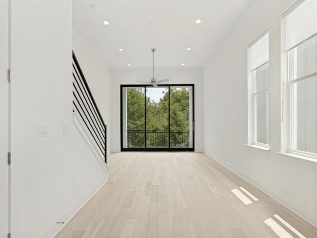 Photo - 2505 Bluebonnet Ln