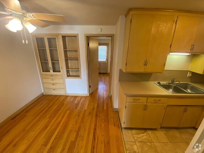 Building Photo - 2534 J St Unit #3 Rental