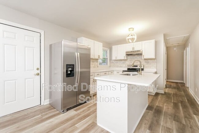 Photo - 1615 Eastwood Ave