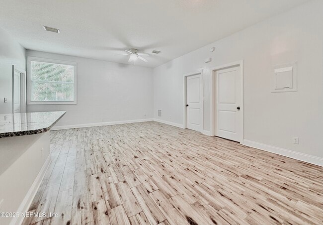 Building Photo - 930 Lasalle St Rental