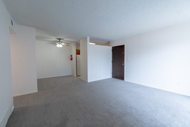 Living Area - Seminole North Apartments