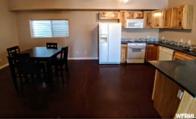 Building Photo - 2334 S Webb Cir
