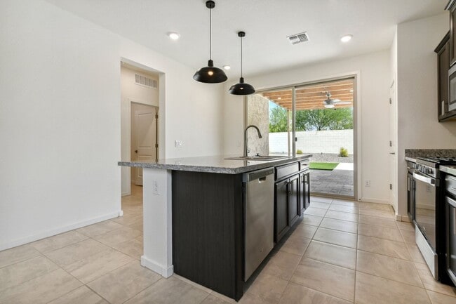 Photo - 18666 Puget Ave