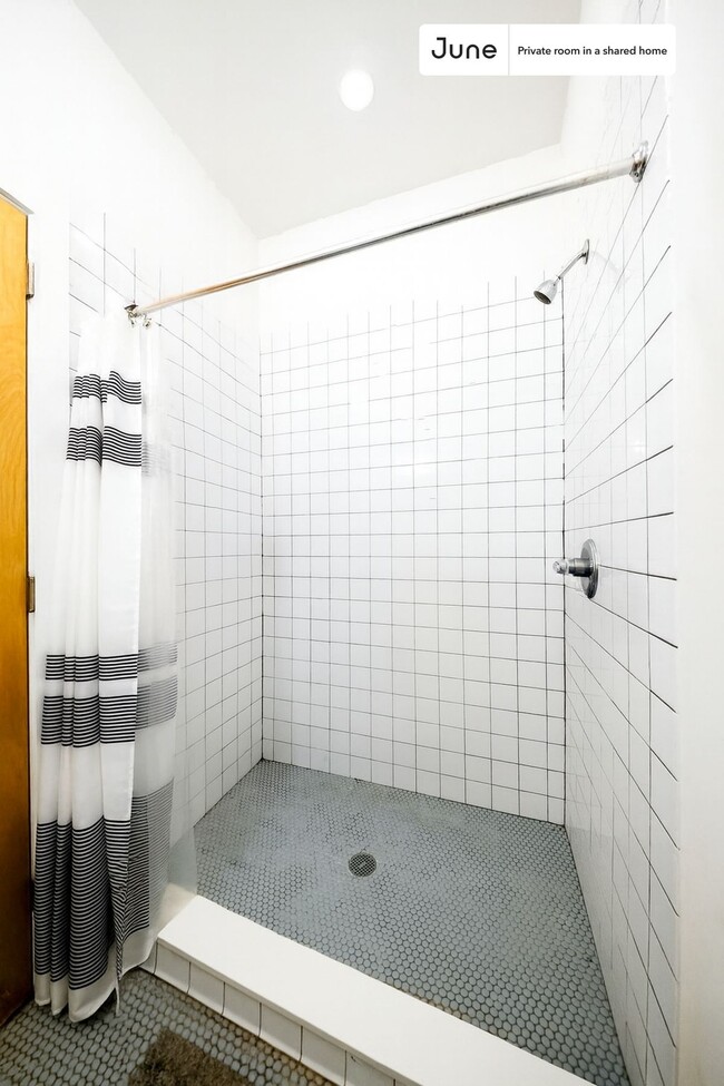 Photo - Room in Shared 6 bed/2 bath home Unidad C