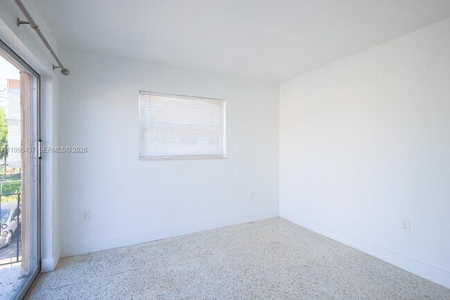 Photo - 3050 NW 21st Ave Unidad 9