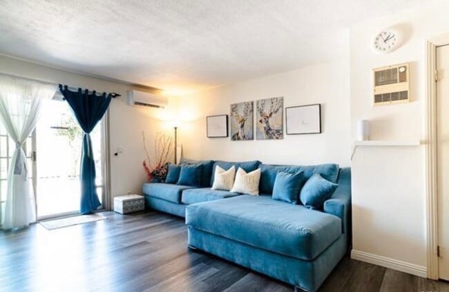 Building Photo - 4646 Hartley St