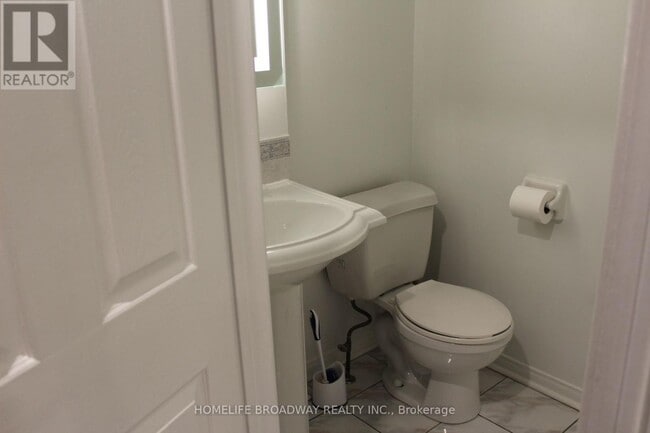 Photo - 1240 Bantham St