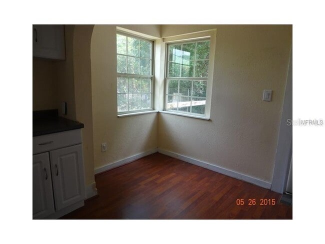 Photo - 400 Ave D SE