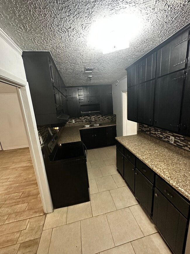 Photo - 3815 Saint Charles Pl