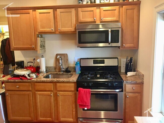 Building Photo - Central Brighton Location, Central Heat/AC... Rental