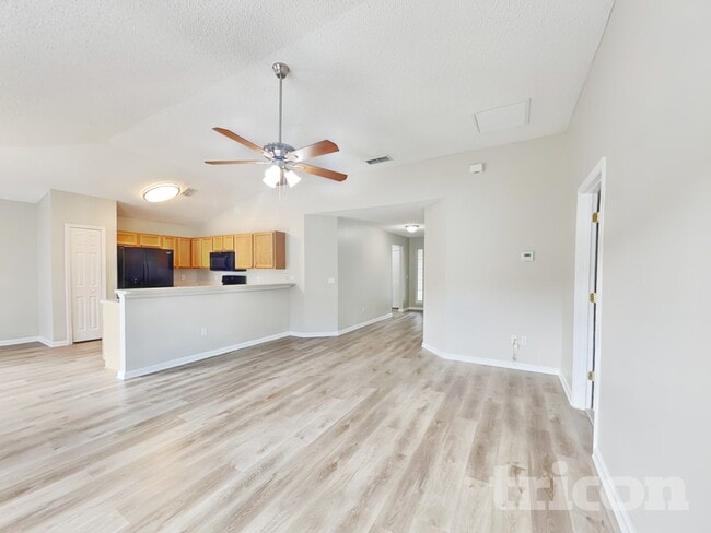 Photo - 3464 Brahma Bull Cir N