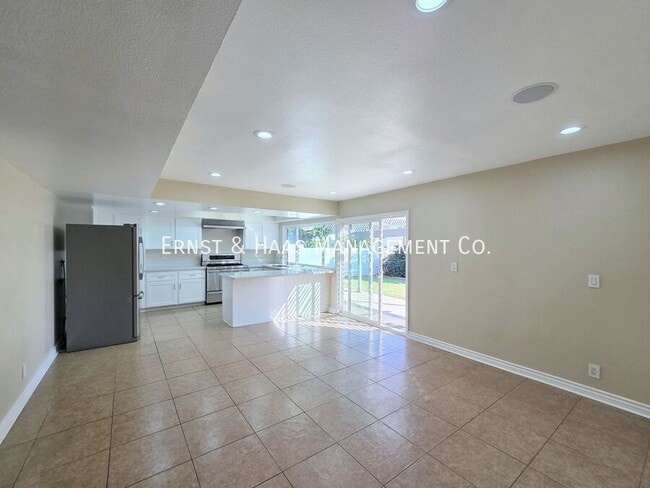 Photo - 926 E Bastanchury Rd