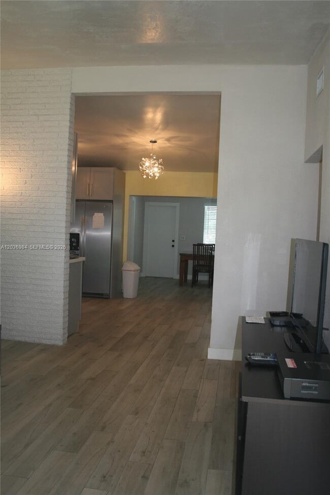 Photo - 621 SW 64th Way
