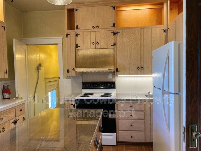 Photo - 623 E Lewis St