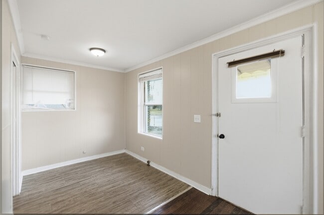 Photo - 135 Marshall Cir