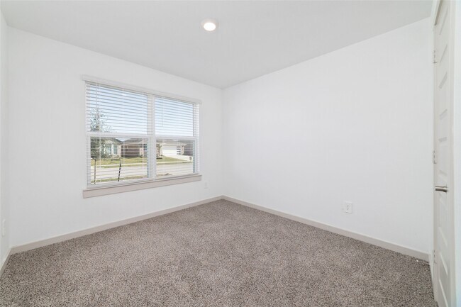 Photo - 7010 Fleetwood Crescent Wy
