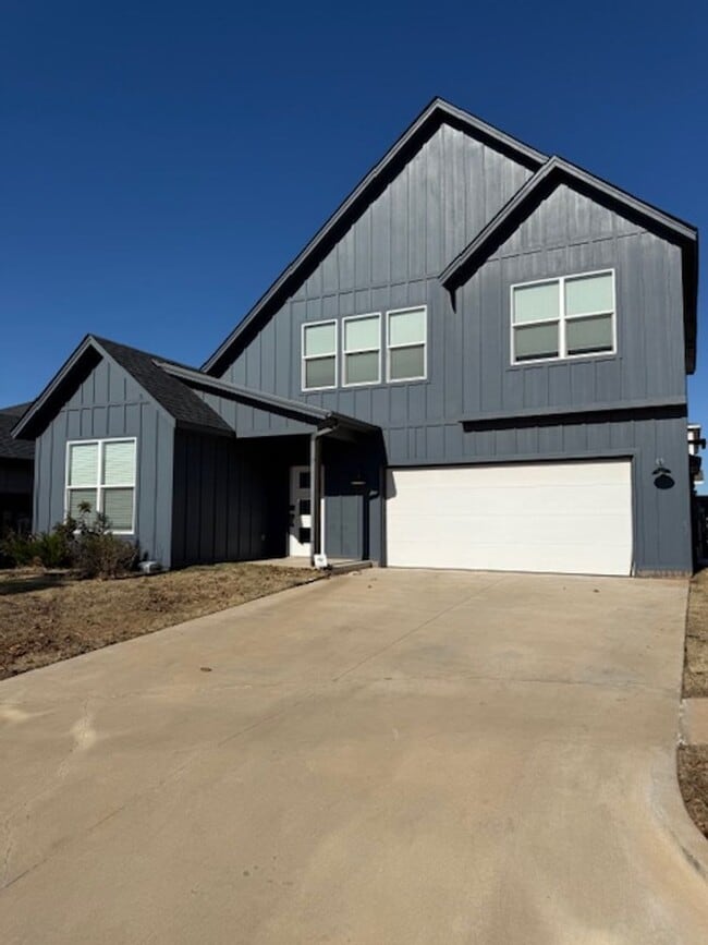 Building Photo - Beautiful property in Edmond