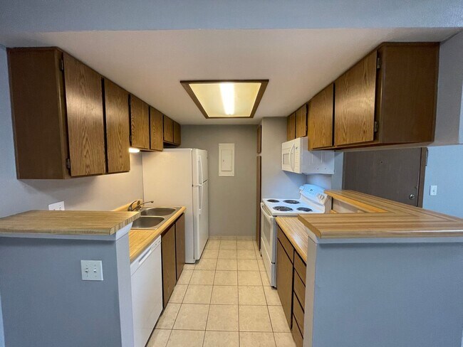 3464 S Eagle St Unidad 204