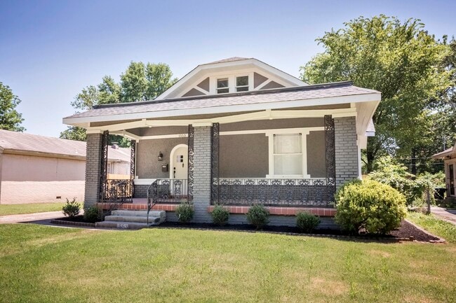 Photo - 1553 North Pkwy