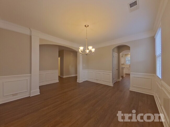 Photo - 428 Castlebury Ct