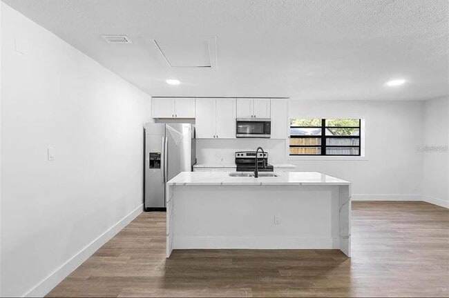 Photo - 2225 E Welch Rd