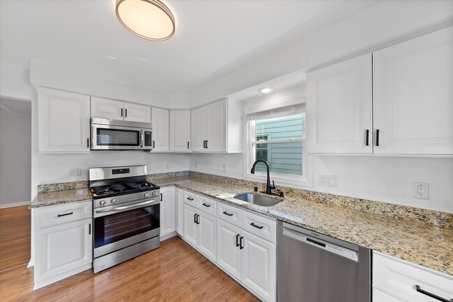 Photo - 3035 N 89th St