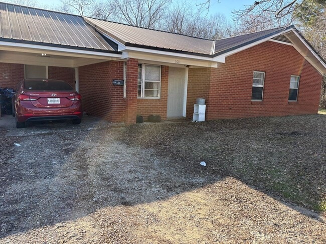 Building Photo - 506 Spring St