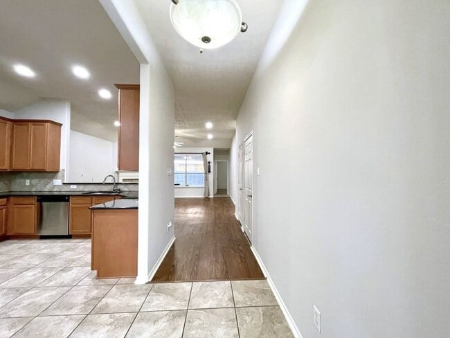 Photo - 6715 Pheasant Oak Dr